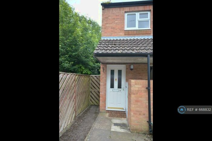 2 Bedroom Maisonette To Rent In Willow Walk, Wantage, OX12