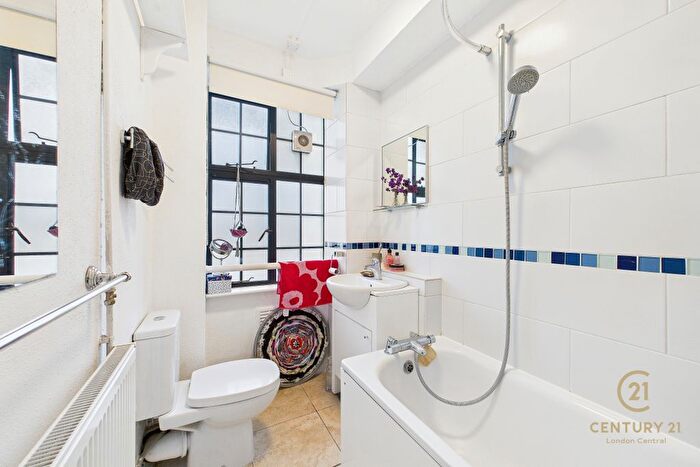 Studio For Sale In Harleyford Court, Harleyford Road, London, SE11