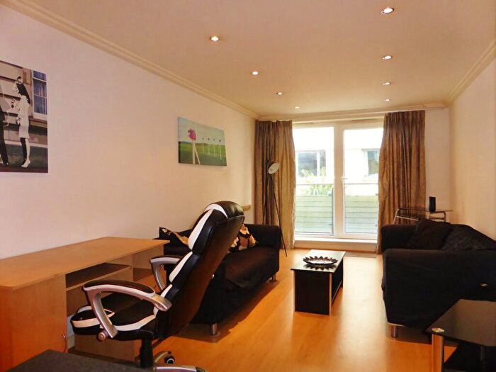 2 Bedroom Flat To Rent In Sharpthorne Court -, P13
