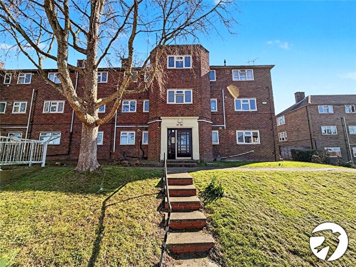 2 Bedroom Flat For Sale In Cordelia Crescent, Rochester, Kent, ME1