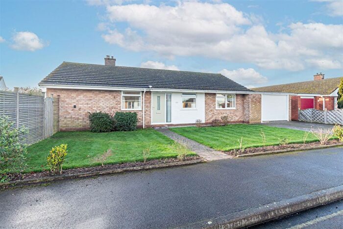 3 Bedroom Detached Bungalow For Sale In Charnwood Close, Worcester, WR2