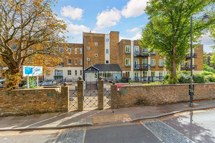 1 Bedroom Flat For Sale In Fitzwarren House, Hornsey Lane, Highgate, London, N6