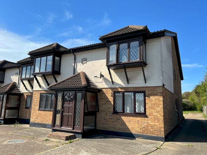 1 Bedroom Flat To Rent In High Road, Benfleet, SS7