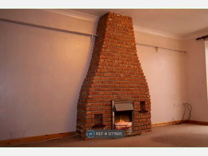 2 Bedroom Semi-Detached House To Rent In Hurrell Road, Caister-On-Sea NR30