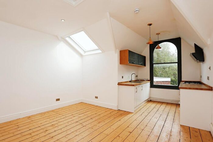 1 Bedroom Apartment To Rent In Magdala Road, Mapperley Park, NG3