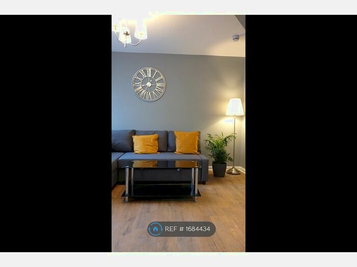 2 Bedroom Flat To Rent In Princes Avenue, Hull, HU5