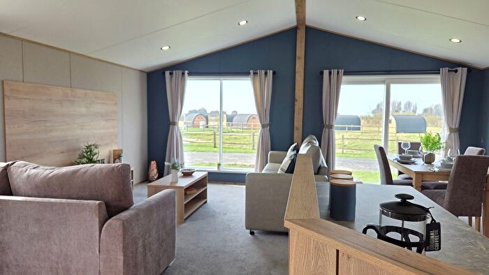 2 Bedroom Park Home For Sale In Marlie Holiday Park, Dymchurch Rd New Romney, TN28