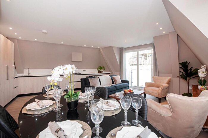 3 Bedroom Apartment To Rent In Woodlands, Golders Green, NW11