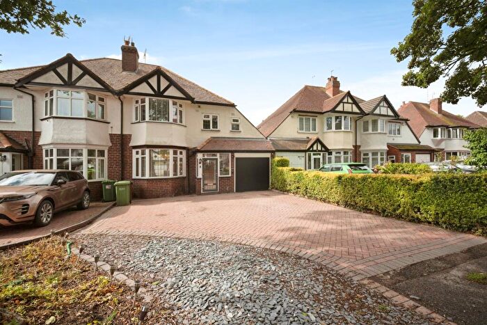 4 Bedroom Semi-Detached House For Sale In Longmore Road, Shirley, Solihull, B90