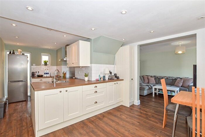 3 Bedroom Terraced House For Sale In Turner Road, Tonbridge, Kent, TN10