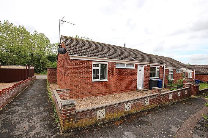 2 Bedroom Bungalow For Sale In Vincent Close, Newmarket, CB8