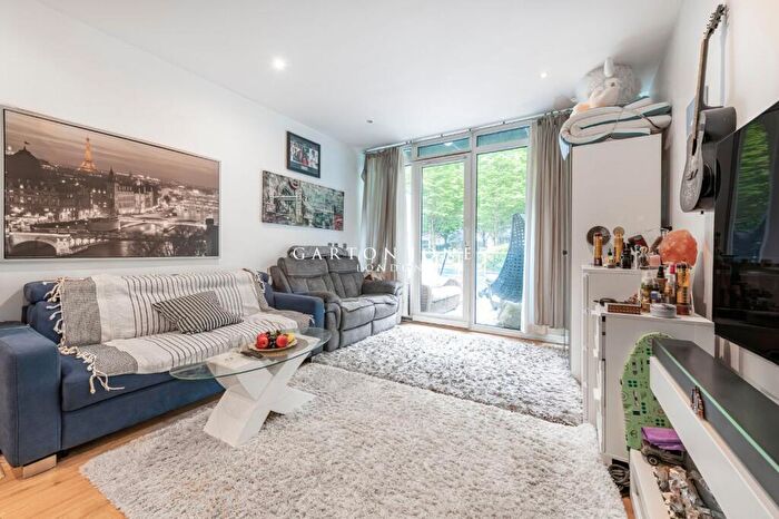 Apartment To Rent In Eustace Building, Queenstown Road, London, SW11