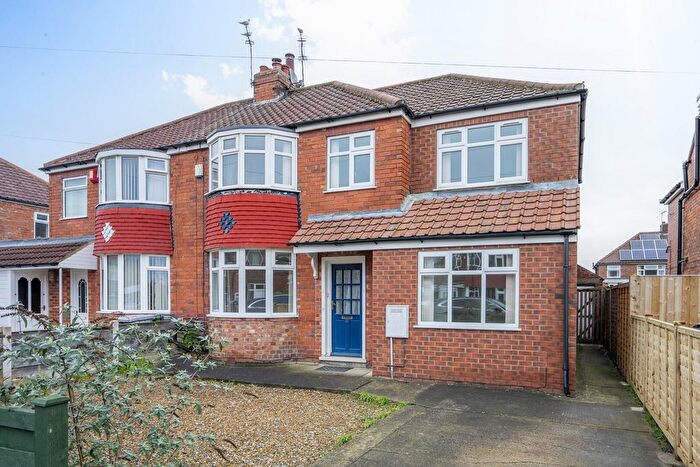 5 Bedroom Semi Detached House For Sale In Whernside Avenue, York, YO31