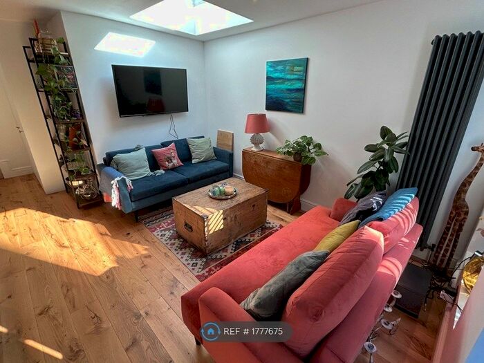 2 Bedroom Flat To Rent In Chadwick Road, London, SE15