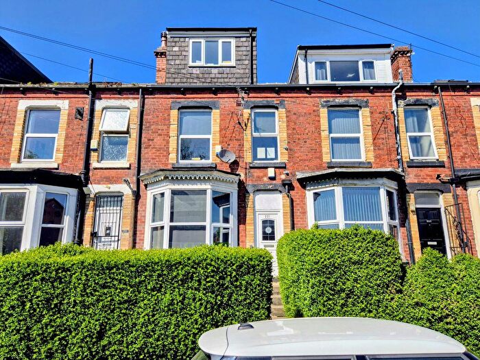 6 Bedroom Terraced House For Sale In Cardigan Lane, Leeds, LS6