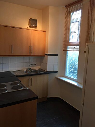 Studio To Rent In Bonham Road, Brixton, SW2