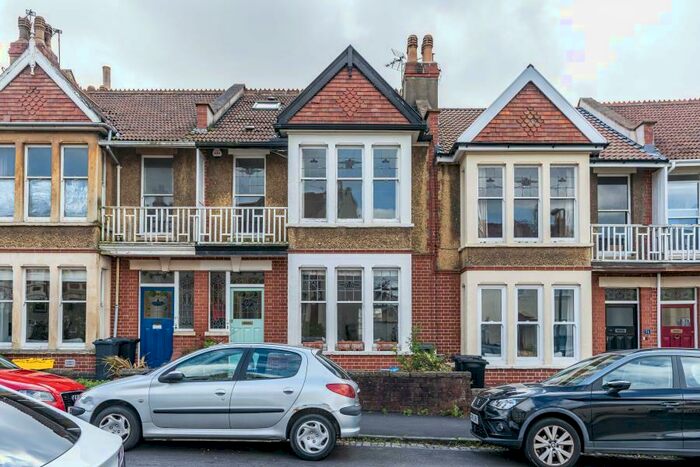 5 Bedroom Terraced House To Rent In St. Albans Road - Westbury Park, BS6