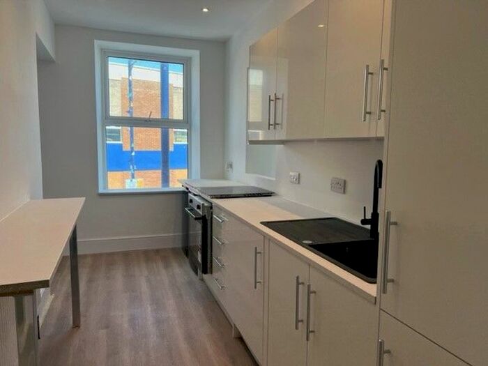 2 Bedroom Flat To Rent In John Street, Porthcawl, CF36