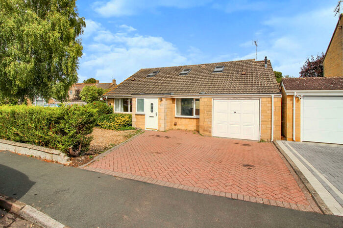 5 Bedroom Detached Bungalow To Rent In Sutton Park, Blunsdon, Swindon, SN26