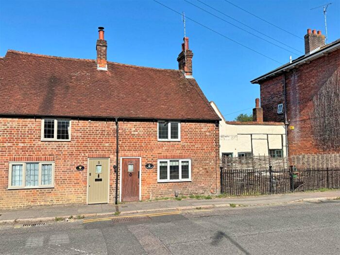2 Bedroom Cottage To Rent In South Street, Central Wendover, HP22