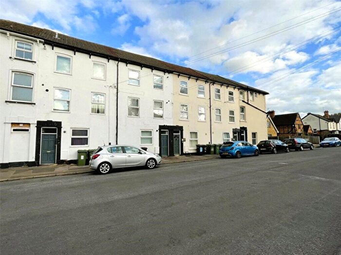1 Bedroom Apartment For Sale In Southampton Street, Farnborough, Hampshire, GU14
