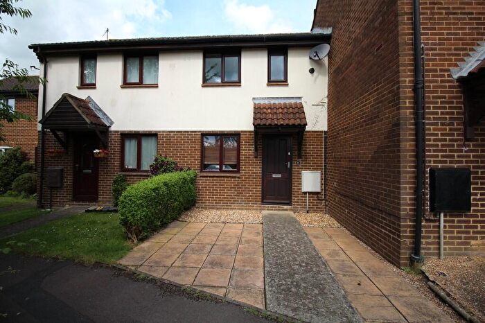 2 Bedroom Terraced House To Rent In Buckingham Road, SN15