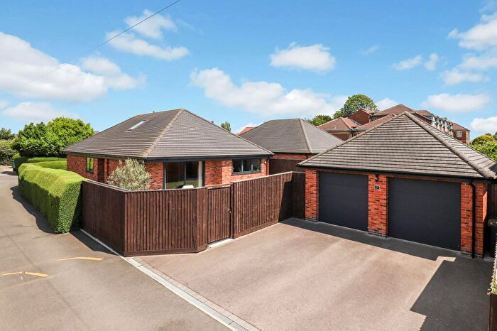 3 Bedroom Detached Bungalow For Sale In Clumber Avenue, Mapperley, NG3
