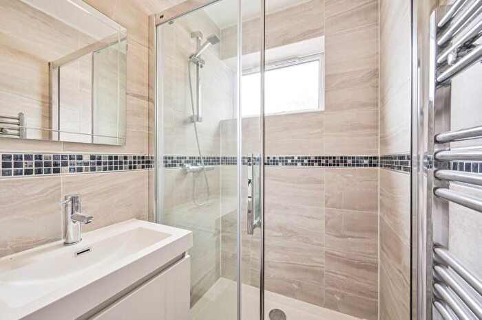 3 Bedroom Flat For Sale In Mill Lane, West Hampstead, London, NW6