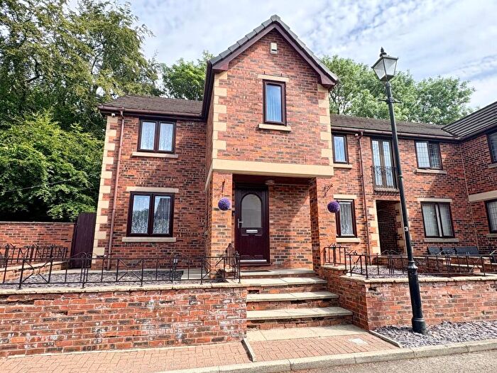 4 Bedroom Semi-Detached House For Sale In Hill Bank Close, Bolton, BL1