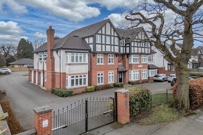 2 Bedroom Flat For Sale In Blossomfield Road, Solihull, West Midlands, B91