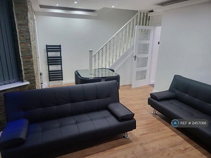 3 Bedroom Semi-Detached House To Rent In Hall Moss Road, Manchester, M9