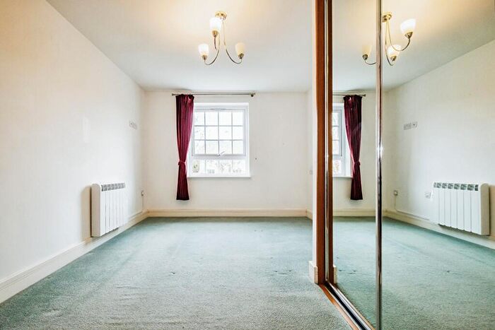 1 Bedroom Retirement Property To Rent In Claridge House, Chruch Street, Litttlehampton, BN17