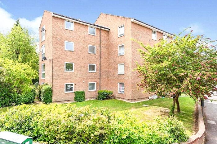 2 Bedroom Flat To Rent In Ventnor Road, Sutton, SM2