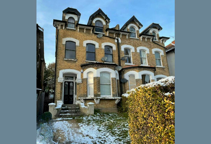 2 Bedroom Flat To Rent In A Underhill Road, London, SE22