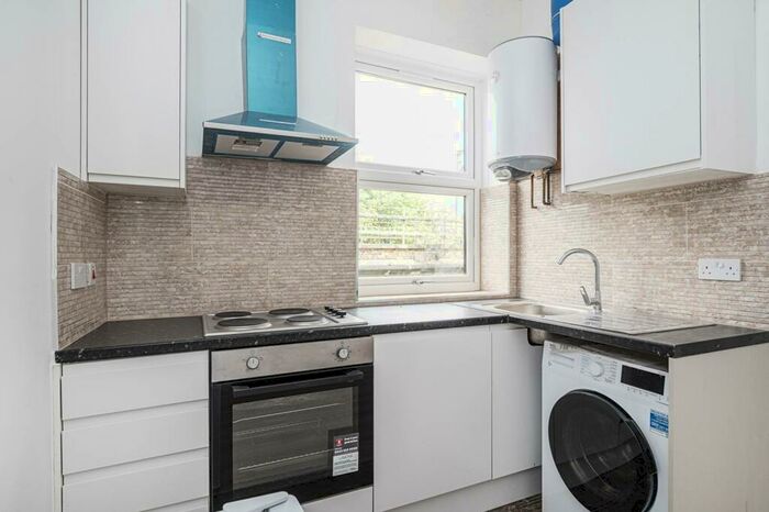 Studio To Rent In Morning Lane, Hackney, London, E9