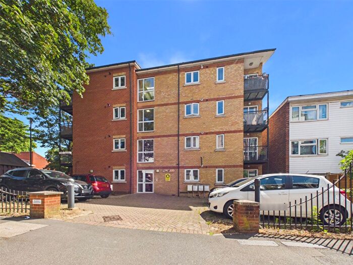 2 Bedroom Flat To Rent In London Road, Isleworth, TW7