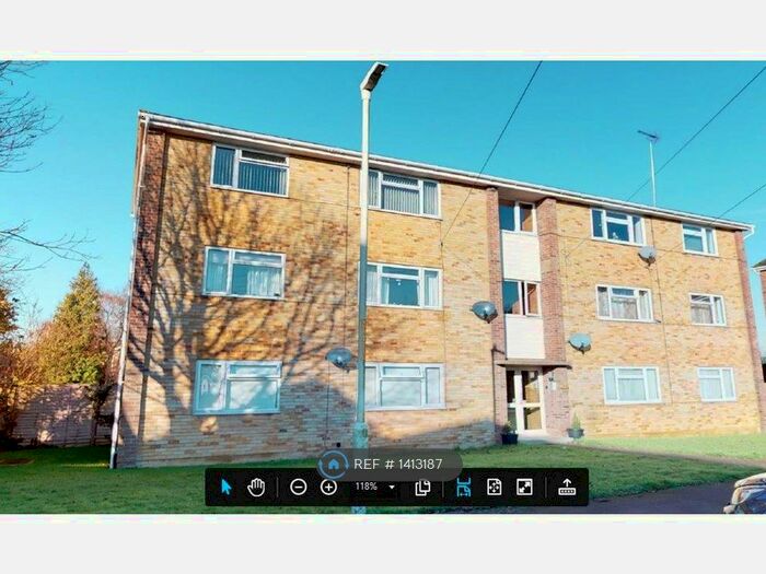 2 Bedroom Flat To Rent In Wallis Road, Ashford, TN24