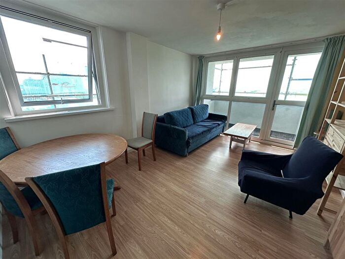 2 Bedroom Flat To Rent In White Friar Court, Blackfriars Road, Salford, M3