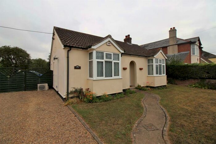 2 Bedroom Bungalow To Rent In Clacton Road, Weeley Heath, Clacton-on-Sea, CO16