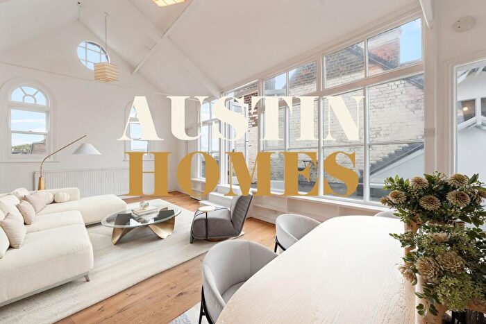 3 Bedroom Apartment For Sale In Camden High Street, London, NW1