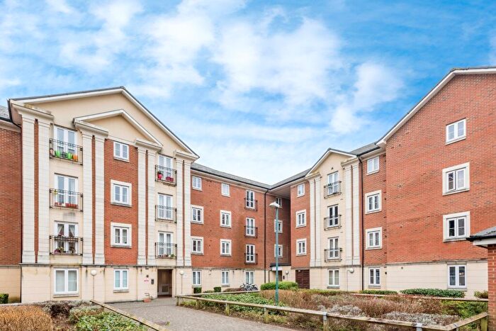 2 Bedroom Flat For Sale In Brunel Crescent, Swindon, Wiltshire, SN2