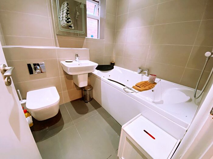 5 Bedroom Detached House For Sale In Sheridan Close, Boxmoor, Hemel Hempstead, Hertfordshire, HP1