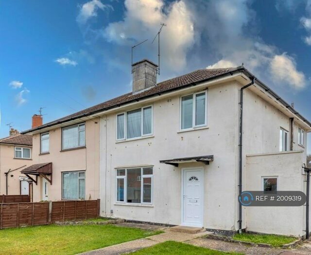 3 Bedroom Semi-Detached House To Rent In Foxhays Road, Reading, RG2