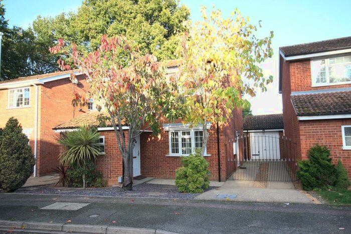 4 Bedroom Detached House To Rent In The Croft, Flitwick, MK45