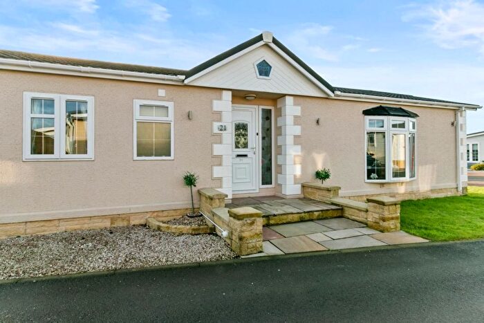 3 Bedroom Park Home For Sale In Willow Park, Burnhouse, KA15