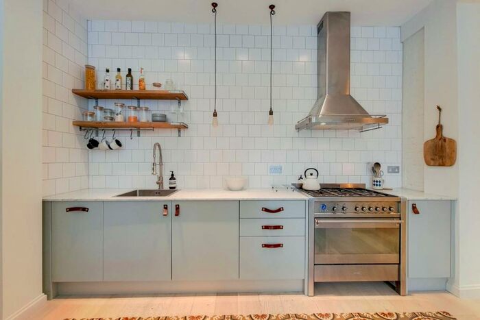 1 Bedroom Flat To Rent In George Row, Shad Thames, London, SE16