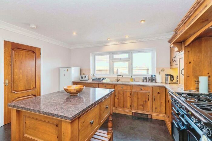 5 Bedroom Bungalow For Sale In Upwell Road, March, PE15