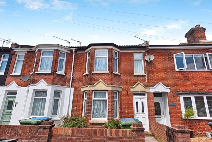 3 Bedroom House To Rent In Clarendon Road, SO16