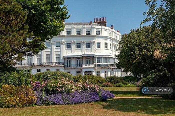 2 Bedroom Penthouse To Rent In Lewes Crescent, Brighton, BN2