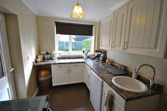 3 Bedroom Semi-Detached House For Sale In Barnby Dun Road, Clay Lane, Doncaster, DN2